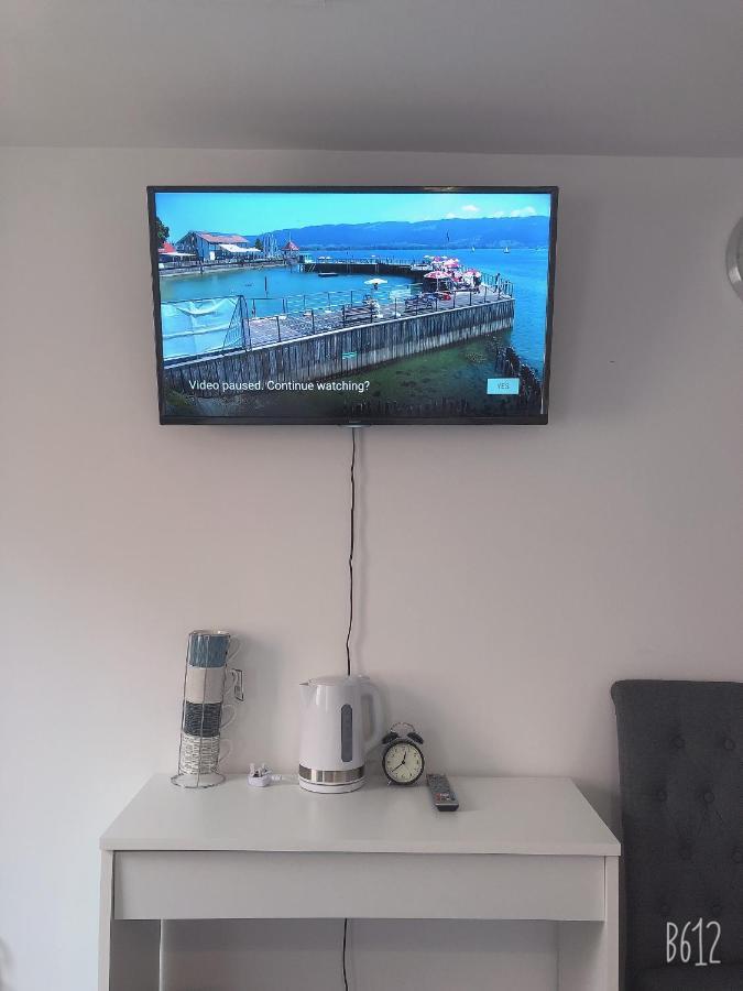 Flat 1 - Entire Modern Studio With En-Suite And Free Parking Close To Qmc, City Centre & Notts Uni Nottingham Bagian luar foto