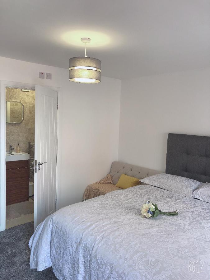 Flat 1 - Entire Modern Studio With En-Suite And Free Parking Close To Qmc, City Centre & Notts Uni Nottingham Bagian luar foto