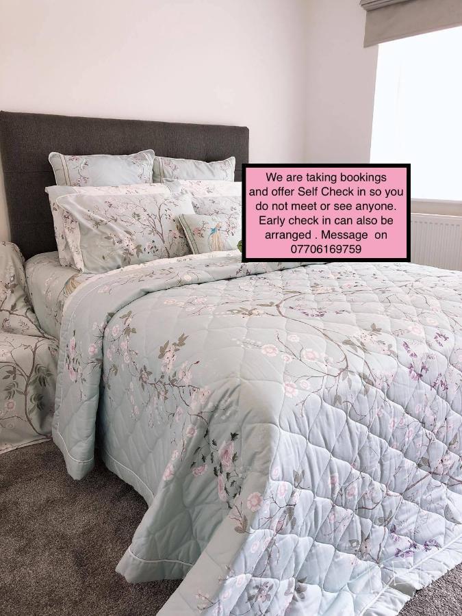 Flat 1 - Entire Modern Studio With En-Suite And Free Parking Close To Qmc, City Centre & Notts Uni Nottingham Bagian luar foto